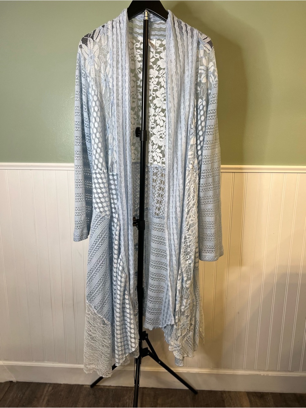 Light Blue Lace-Trim Open Front Women's Duster Cardigan. Size XXL